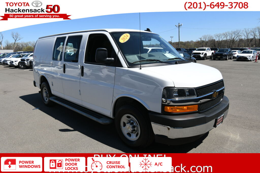 Summit White 2024 Chevrolet Express Cargo 2500 RWD Van Rear-Wheel Drive 8-Speed Automatic Overdrive