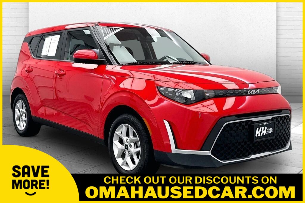 Inferno Red 2025 Kia Soul SUV / Crossover Front-Wheel Drive Continuously Variable Transmission
