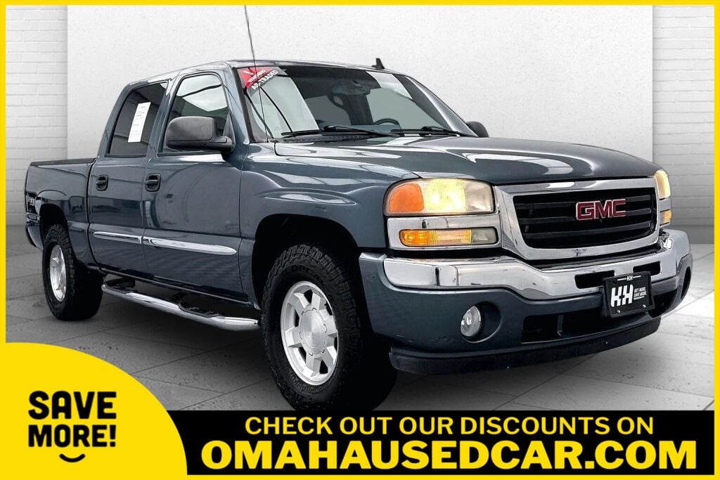 Stealth Gray Metallic 2006 GMC Sierra 1500 Pickup Truck Four-Wheel Drive 4-Speed Automatic Overdrive