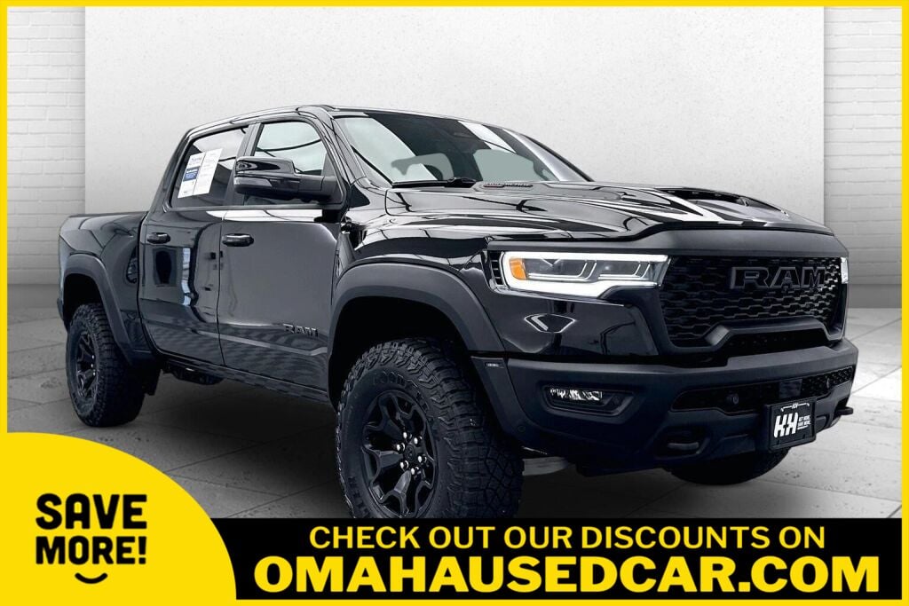 Diamond Black Crystal Pearlcoat 2026 RAM 1500 Pickup Truck All-Wheel Drive 8-Speed Automatic