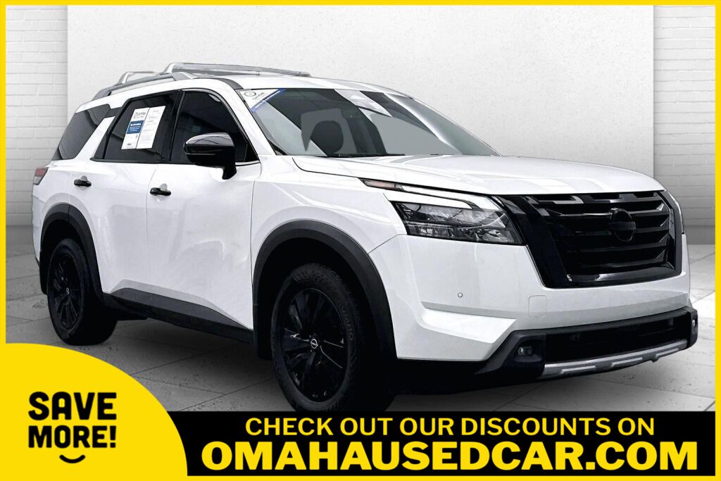 2025 Nissan Pathfinder SL 4WD