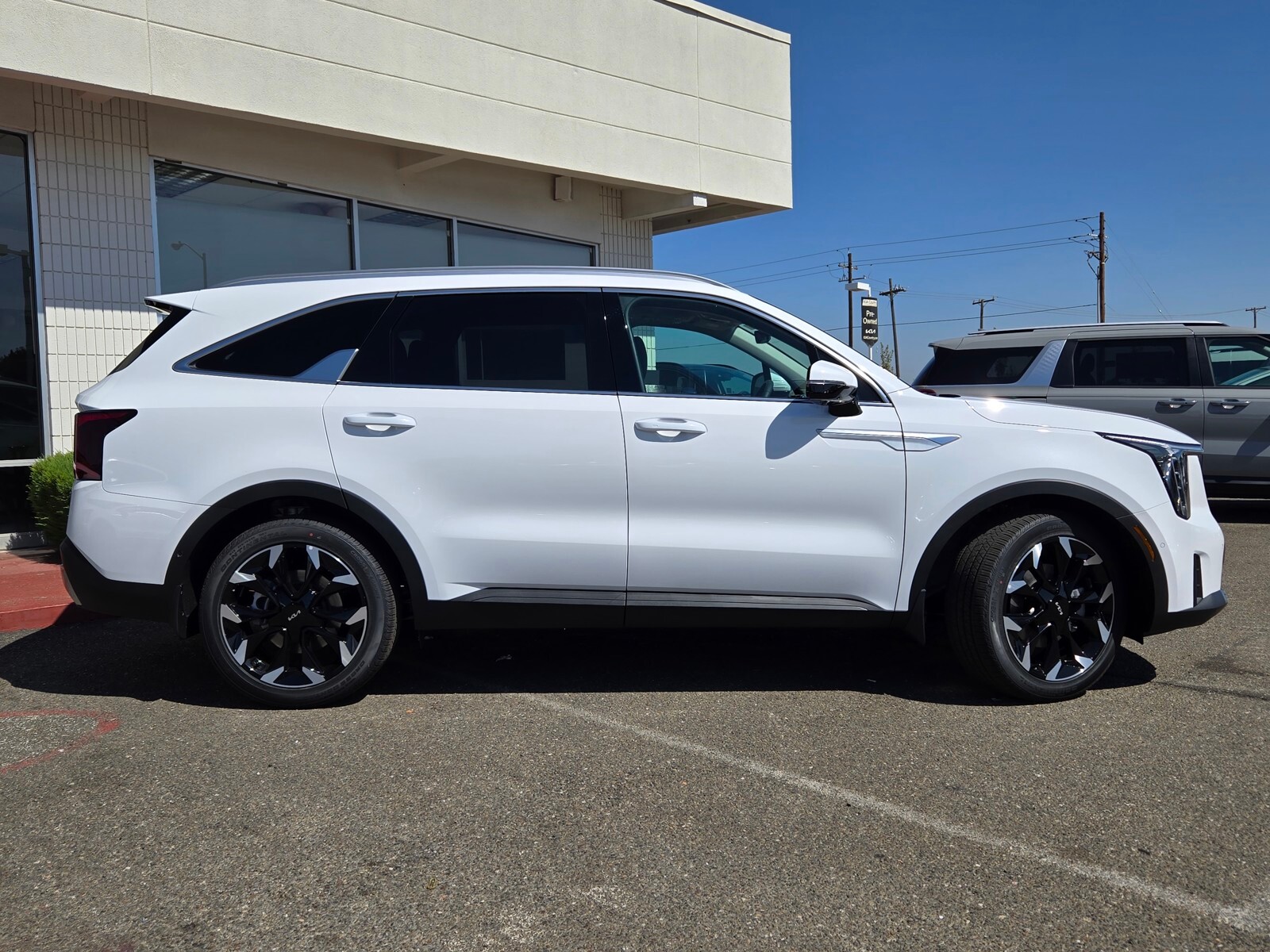 2025 Kia Sorento SX photo 2