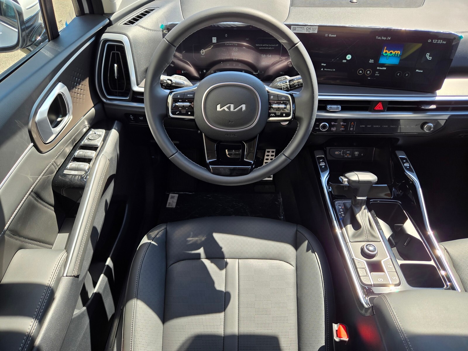 2025 Kia Sorento SX photo 4