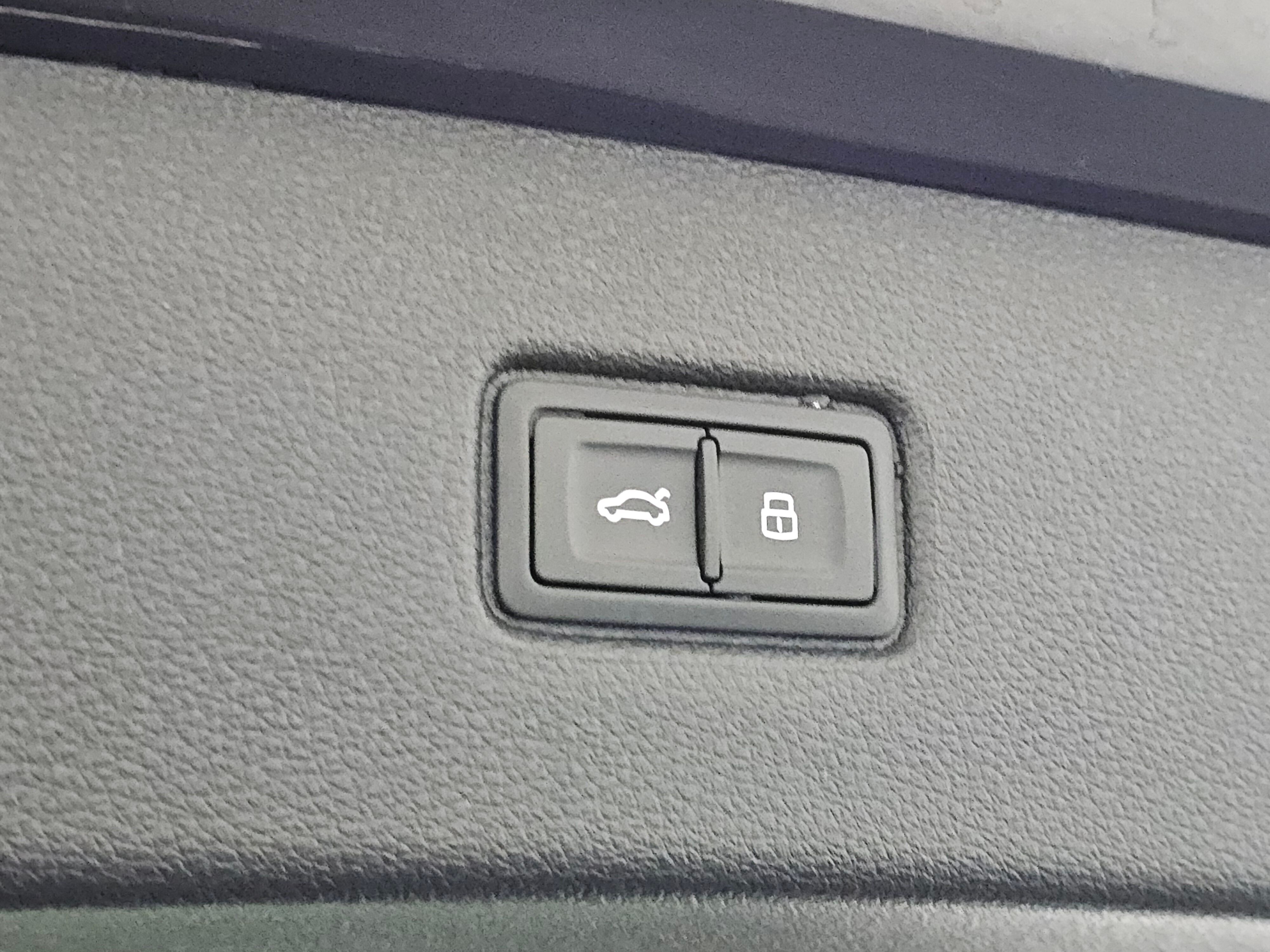2023 Audi Q7 55 Premium Plus photo 10