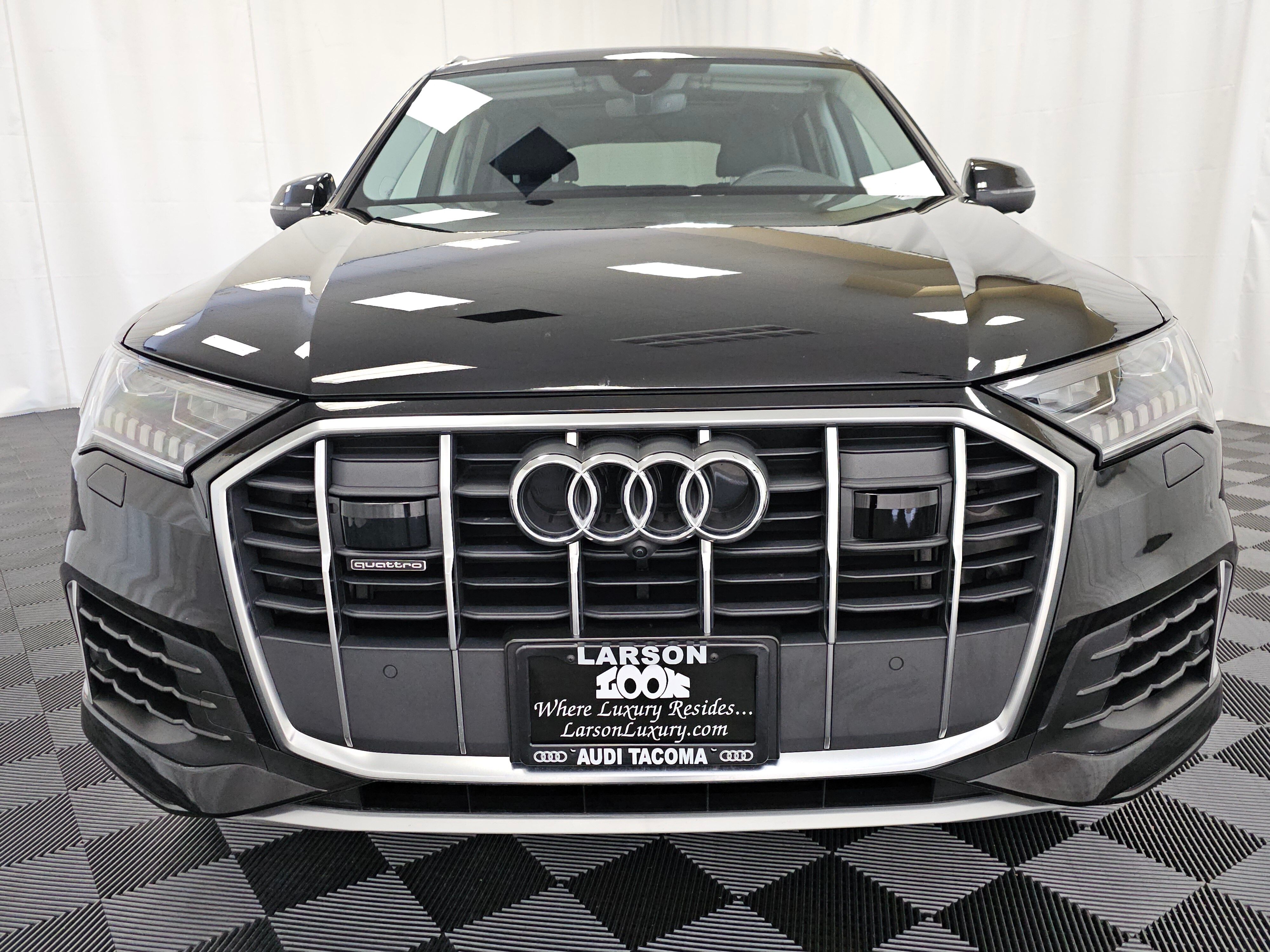 2023 Audi Q7 55 Premium Plus photo 3