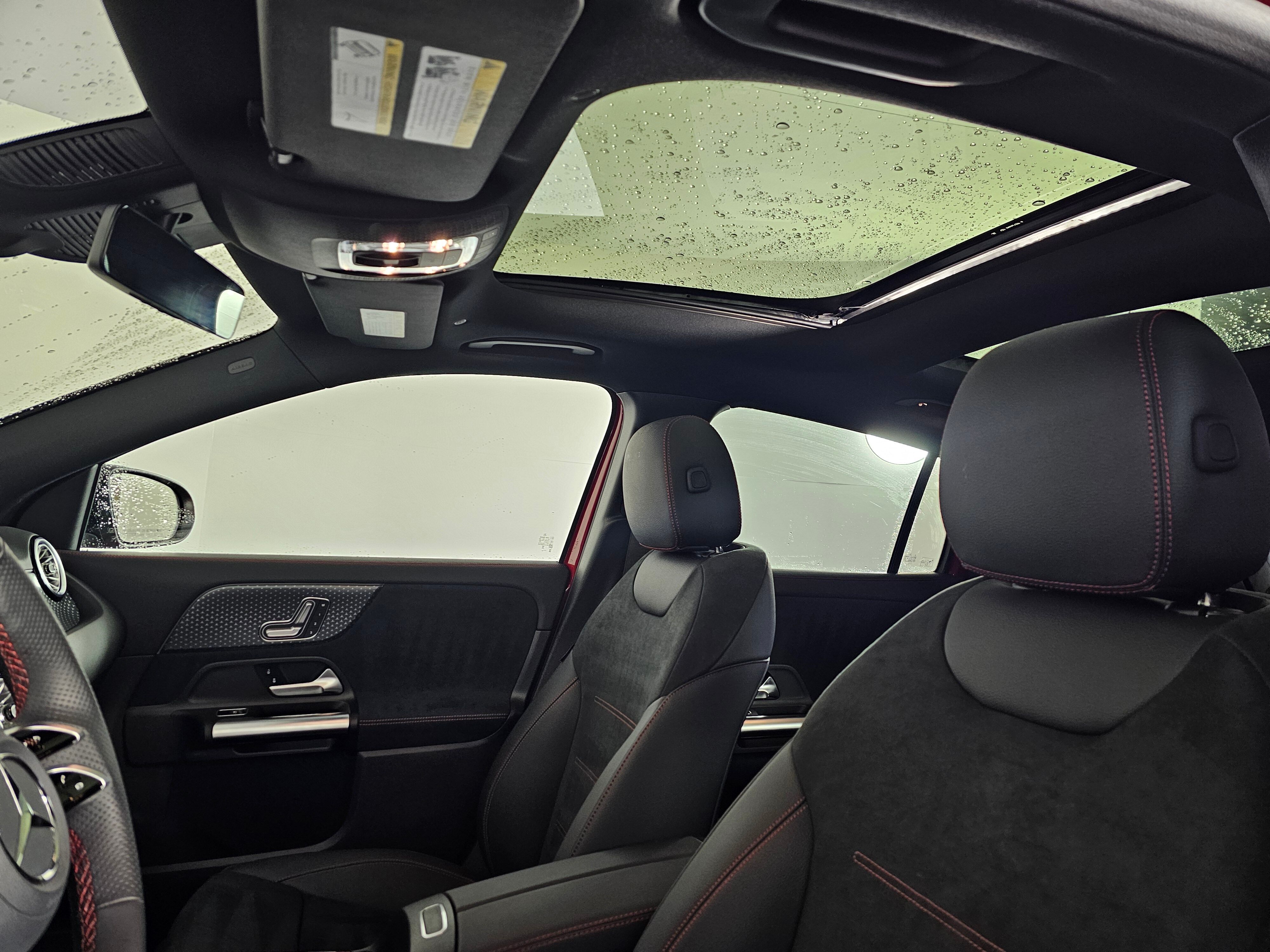 2025 Mercedes Benz GLA 250 photo 3