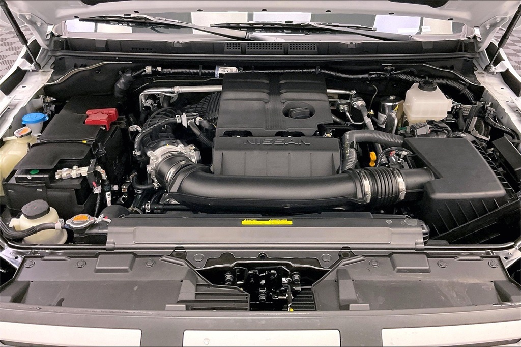 2025 Nissan Frontier PRO-4X photo 6