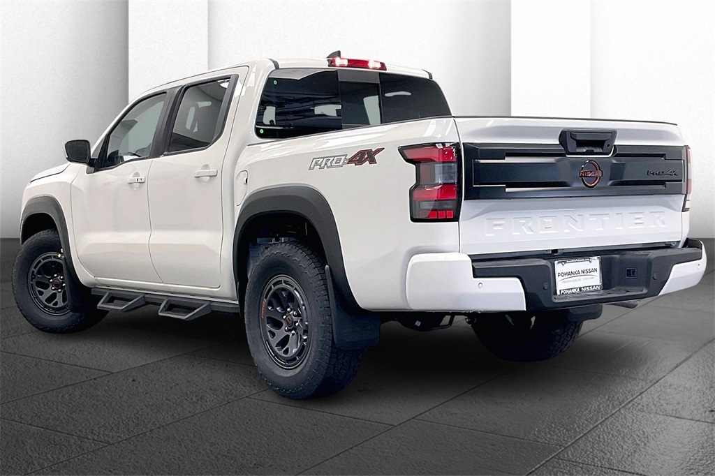 2025 Nissan Frontier PRO-4X photo 3