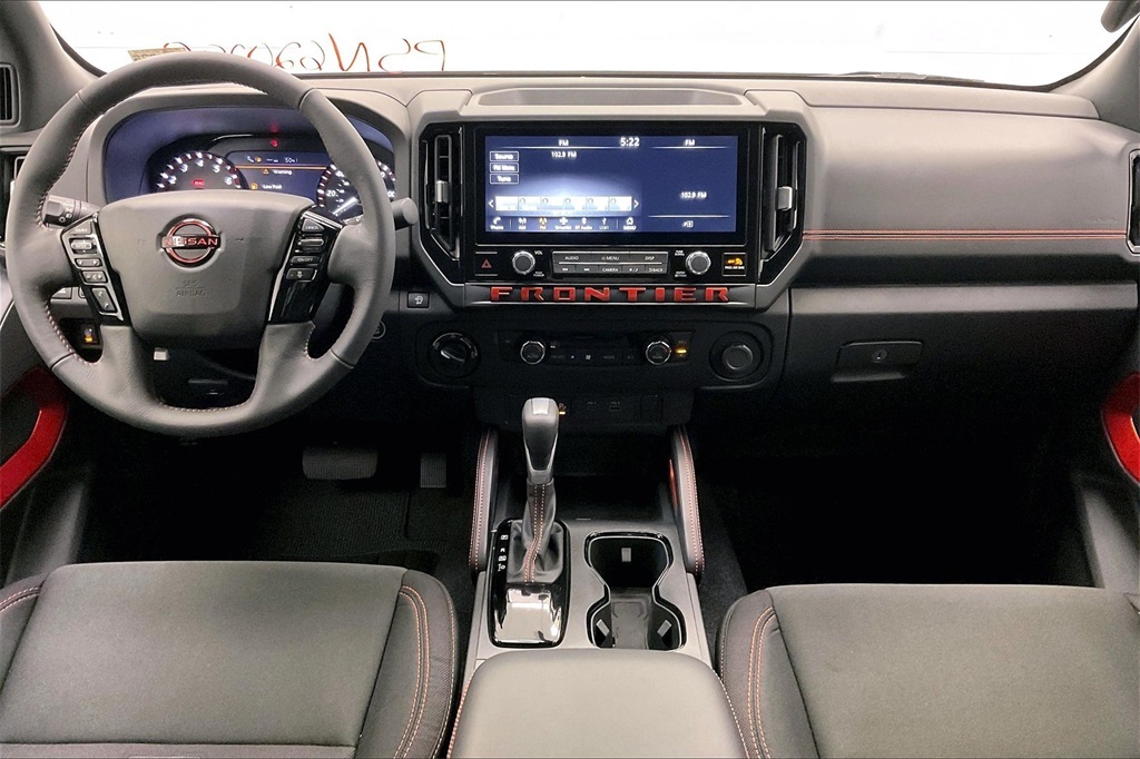 2025 Nissan Frontier PRO-4X photo 4