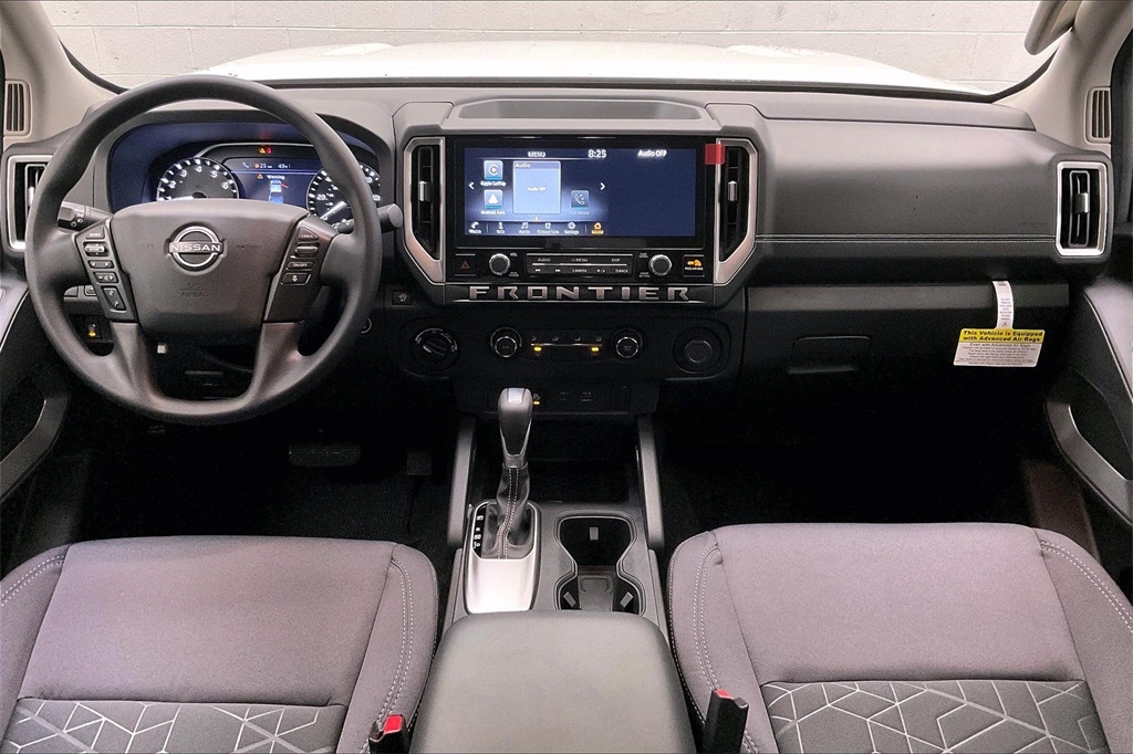 2025 Nissan Frontier SV photo 4