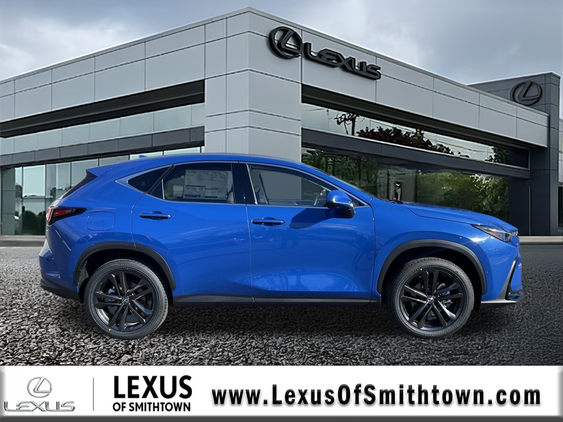 2025 Lexus NX 450h+ Luxury AWD photo 3