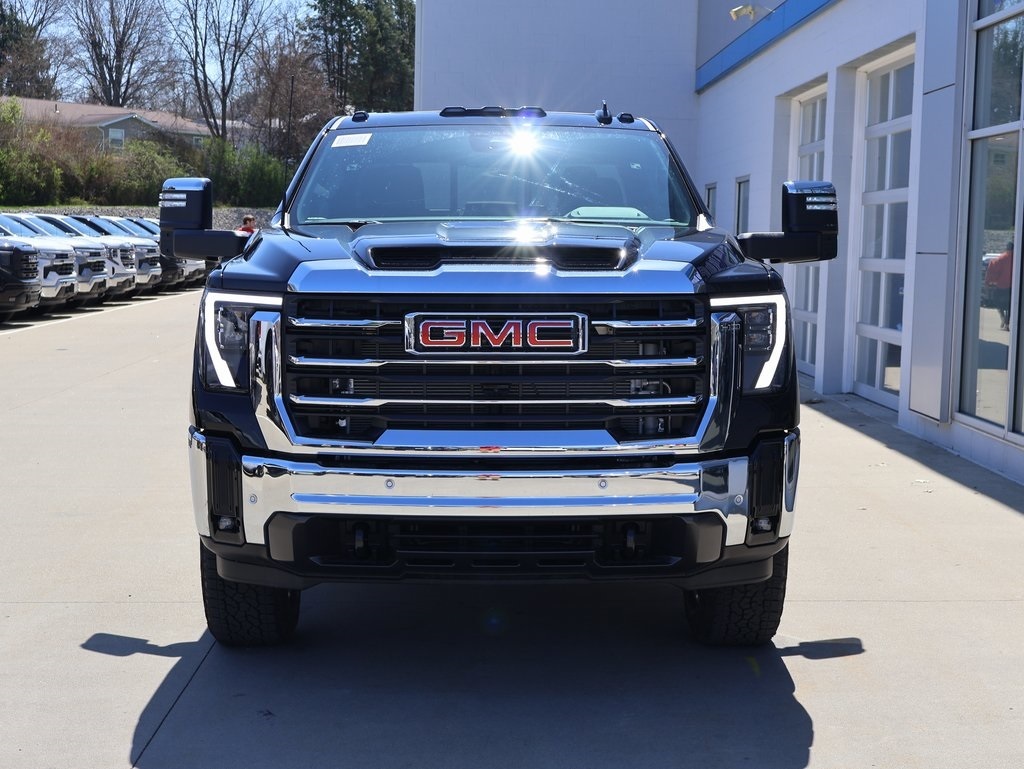 2025 Gmc Sierra 2500 HD SLT photo 3
