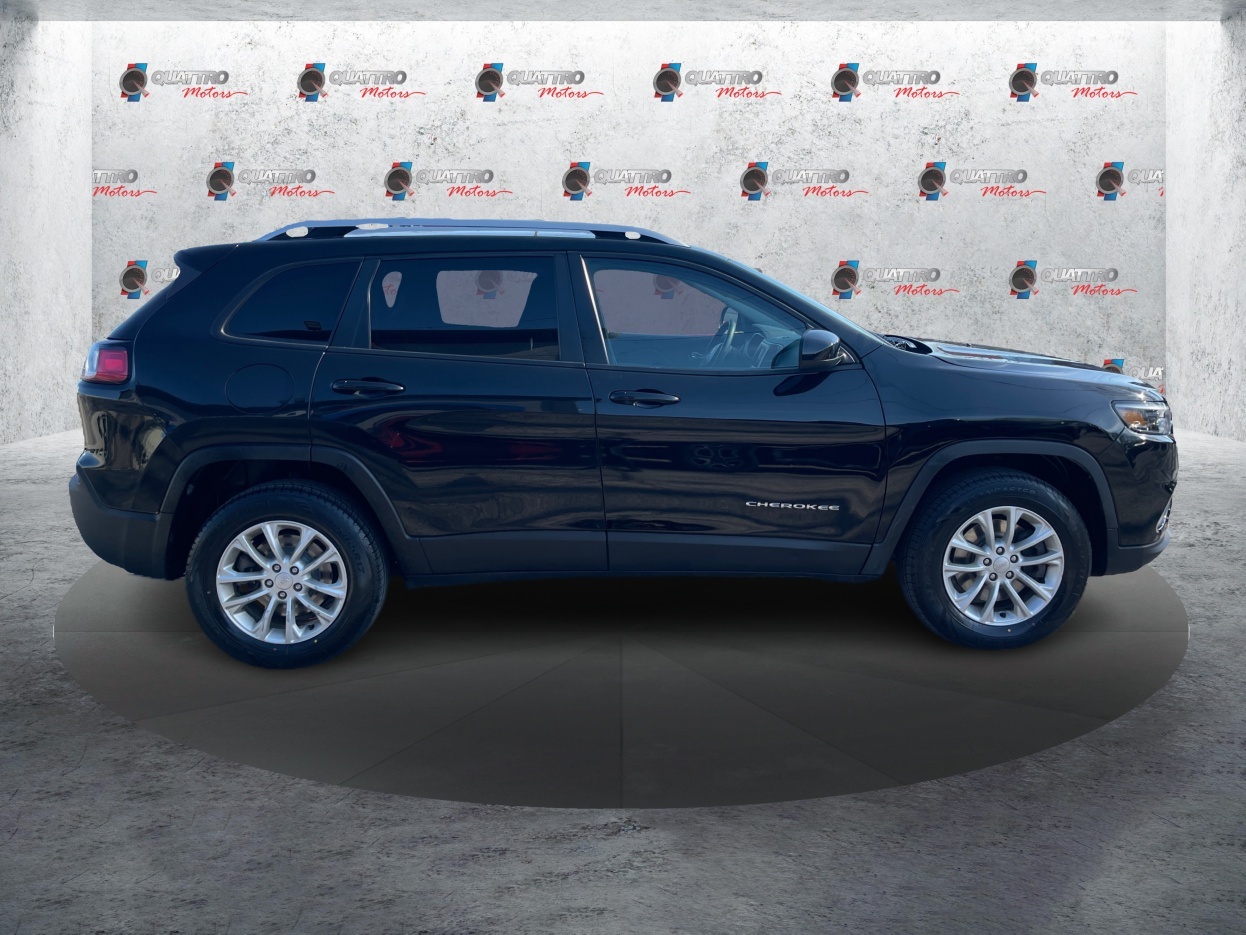 2020 Jeep Cherokee Latitude photo 2