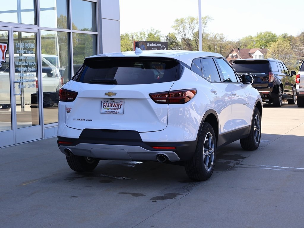 2025 Chevrolet Blazer 2LT photo 3
