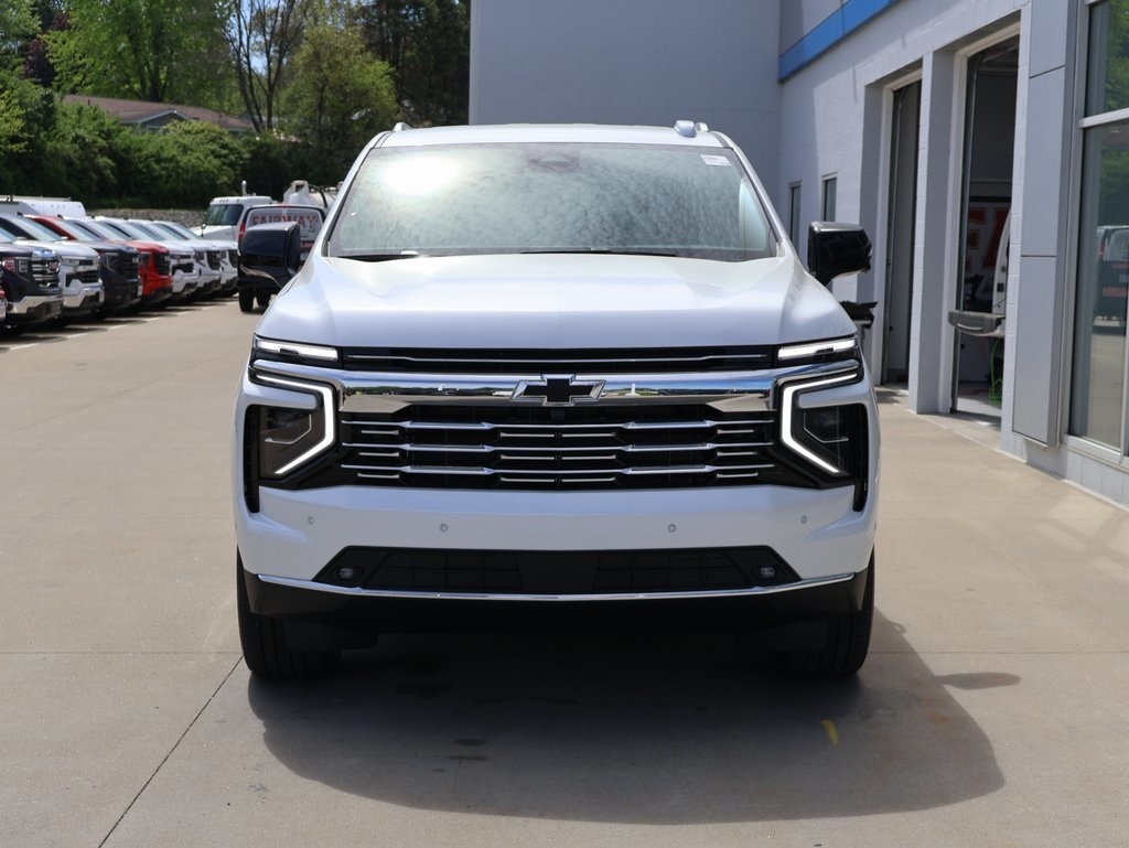 2025 Chevrolet Suburban Premier photo 4