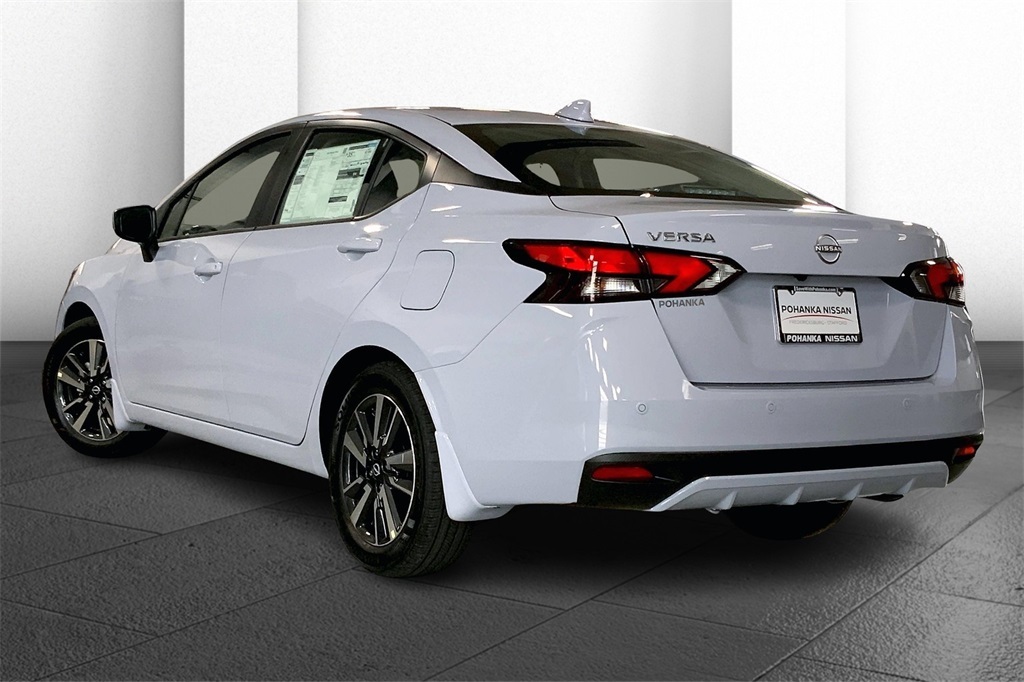 2025 Nissan Versa 1.6 SV photo 3