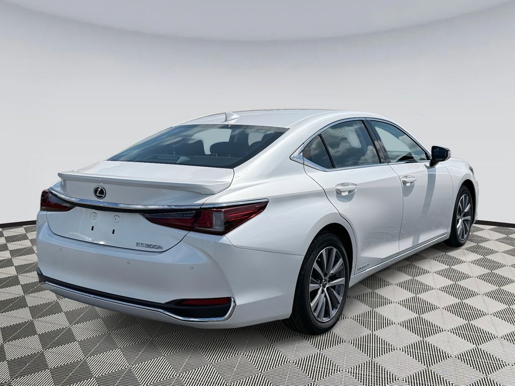 2021 Lexus ES 300h Base photo 2