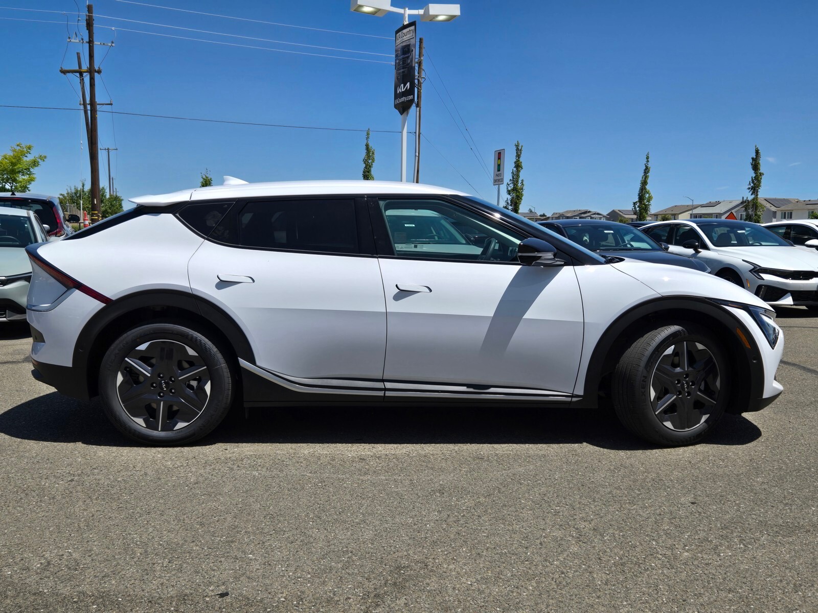 2025 Kia EV6 Light photo 3