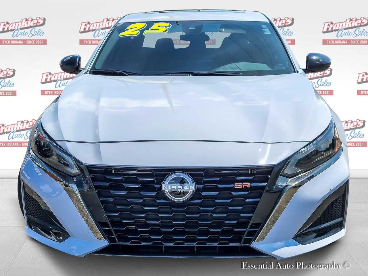 2025 Nissan Altima SR photo 3