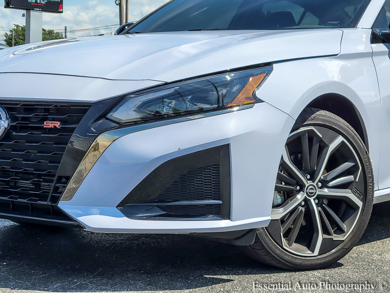 2025 Nissan Altima SR photo 5