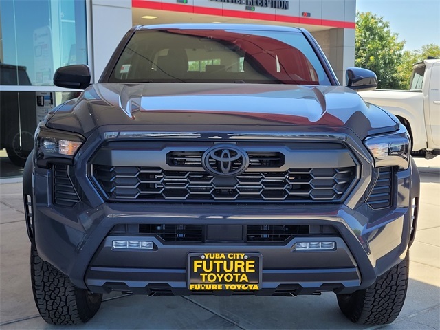 2025 Toyota Tacoma TRD Off-Road photo 2