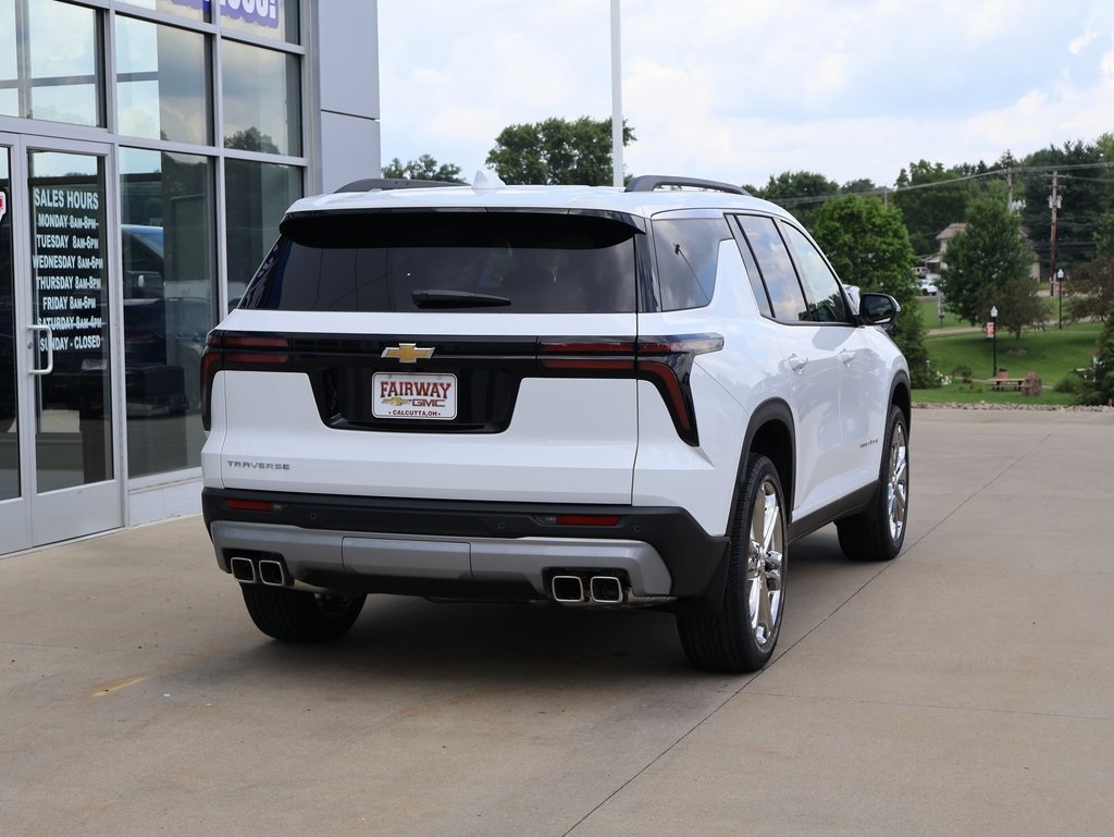 2025 Chevrolet Traverse photo 3