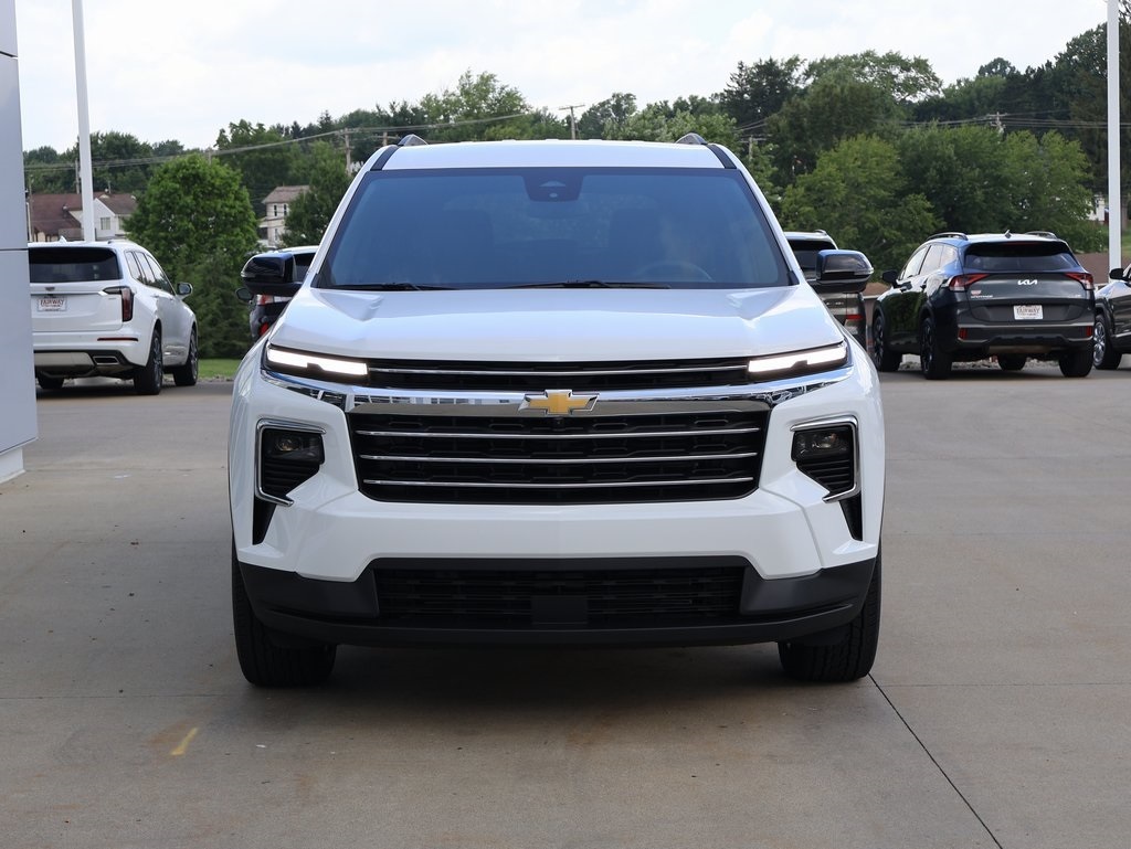 2025 Chevrolet Traverse photo 4