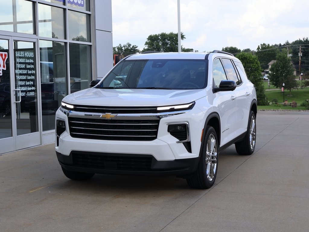 2025 Chevrolet Traverse photo 5