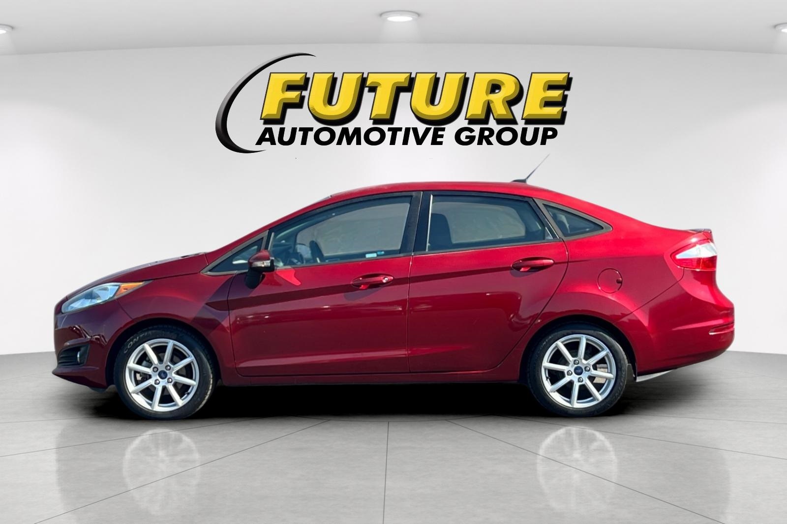 2014 Ford Fiesta SE photo 3