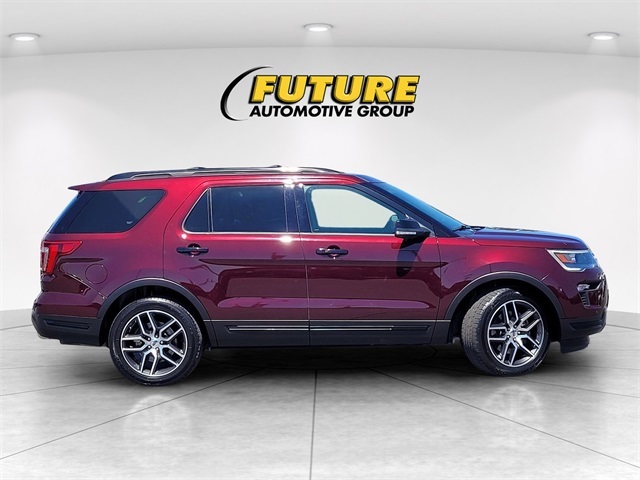 2018 Ford Explorer Sport photo 3