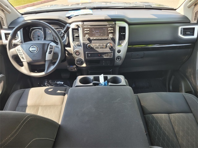 2017 Nissan Titan SV photo 6