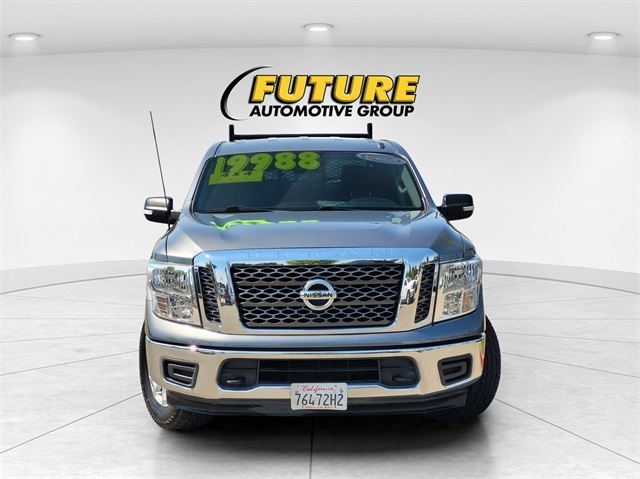 2017 Nissan Titan SV photo 2
