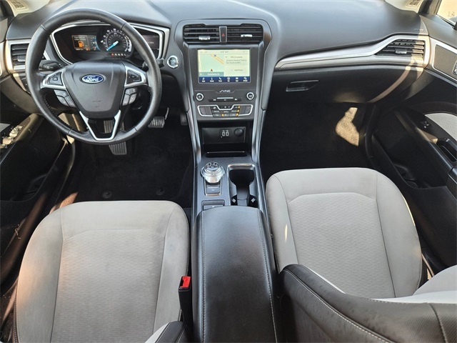 2020 Ford Fusion SE photo 4