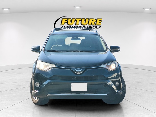 2017 Toyota RAV4 XLE photo 2