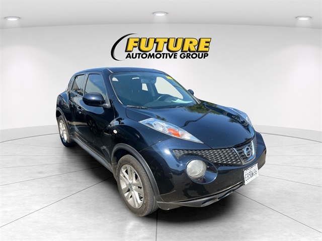 2014 Nissan Juke SV photo 2