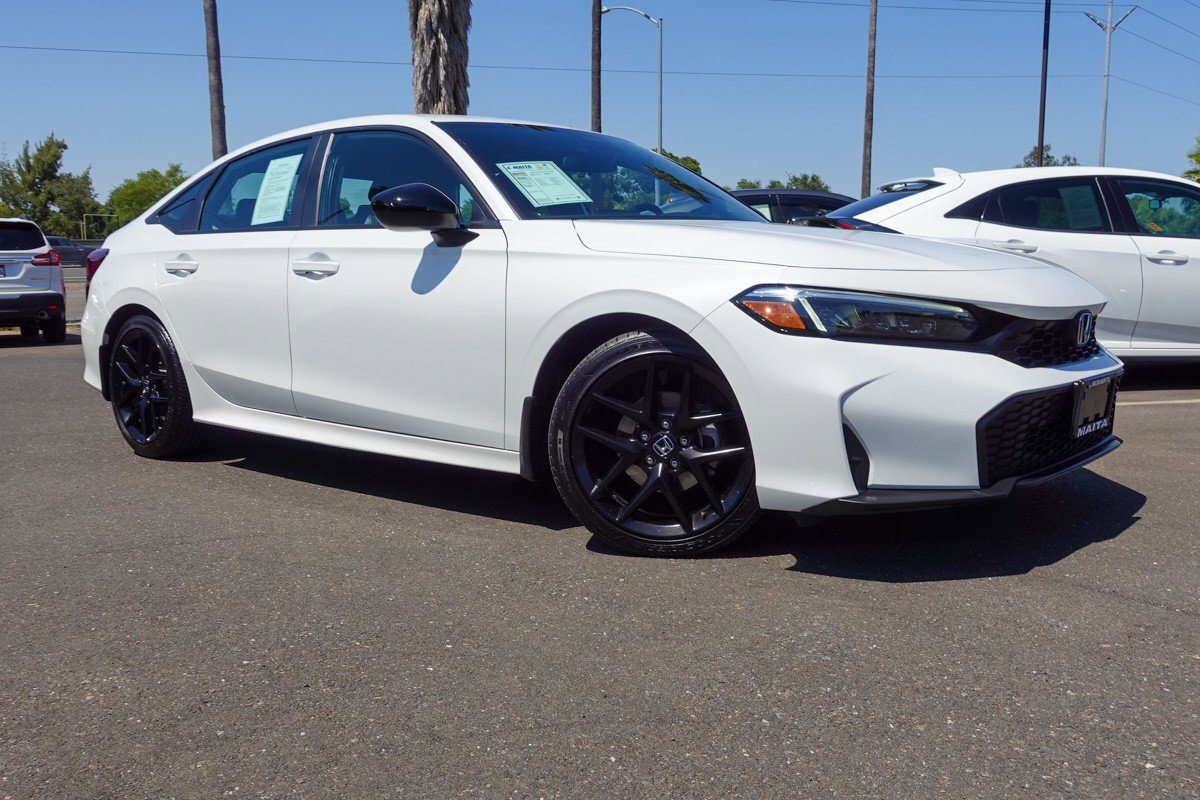 2025 Honda Civic Sport photo 3