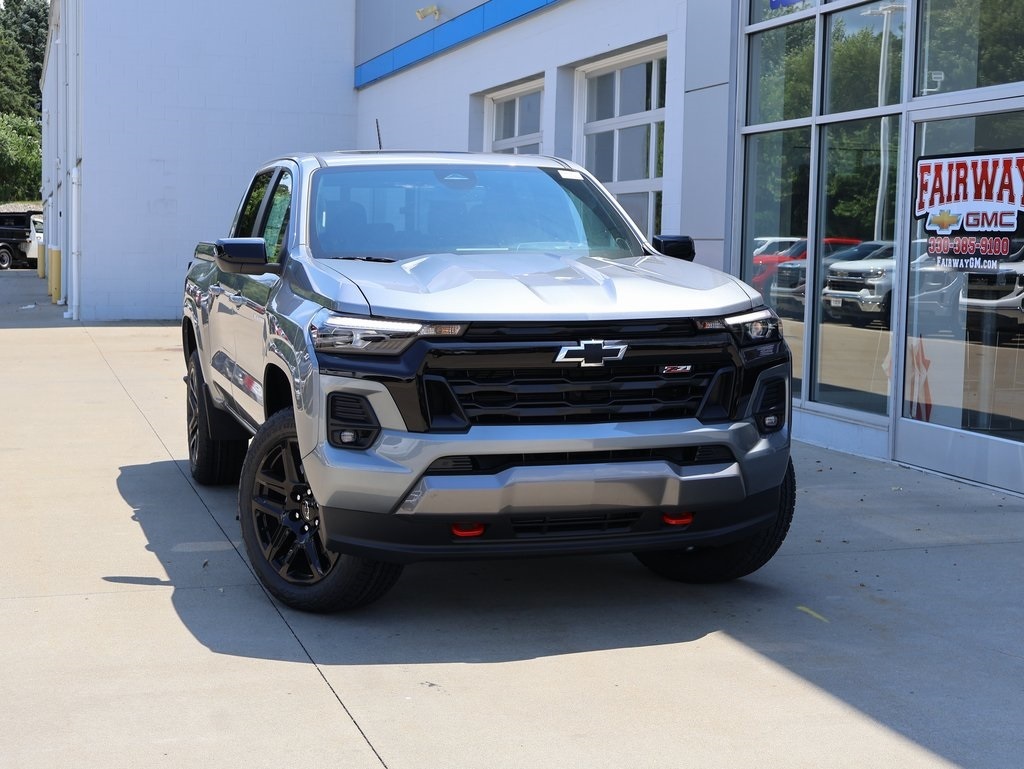 2025 Chevrolet Colorado Z71 photo 12