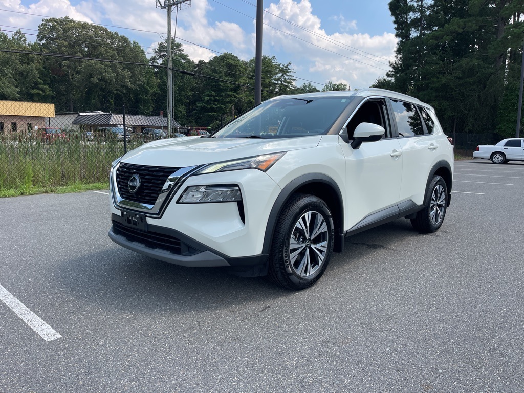 2022 Nissan Rogue SV photo 2