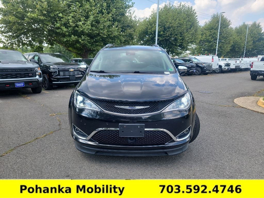 2018 Chrysler Pacifica Limited photo 3