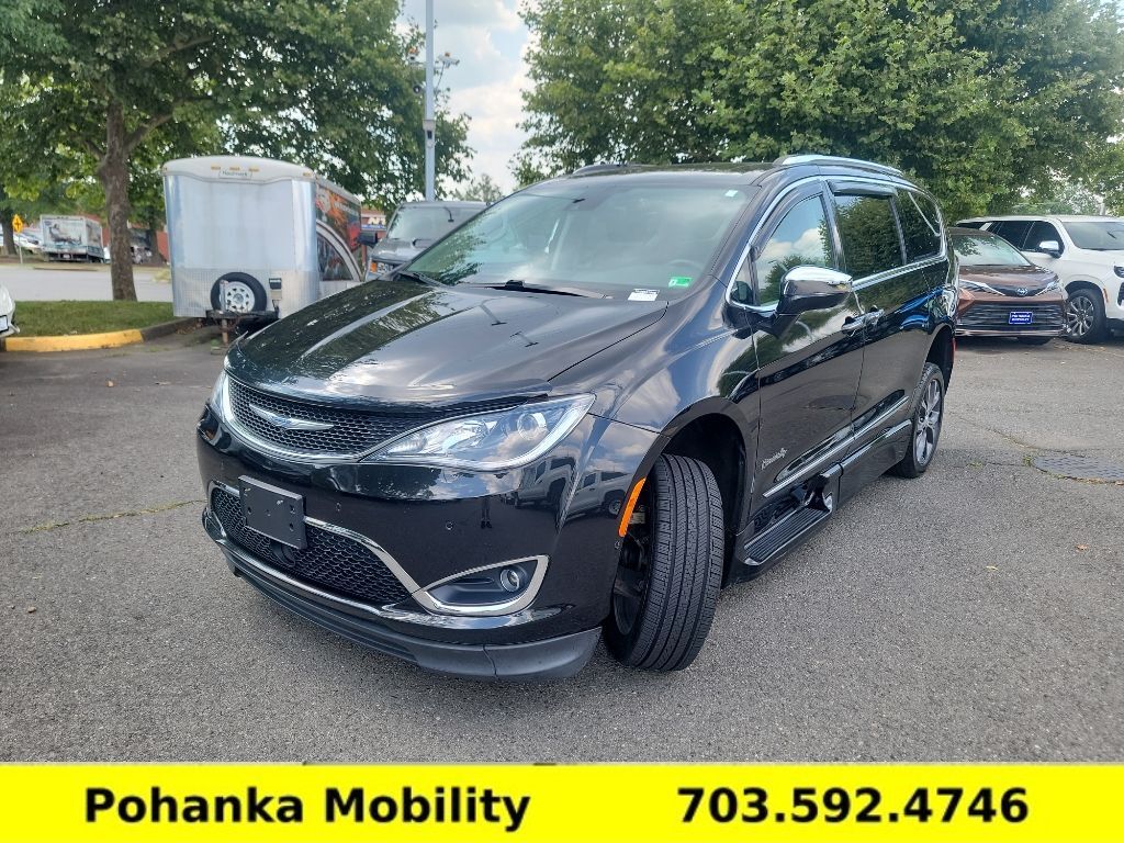 2018 Chrysler Pacifica Limited photo 4
