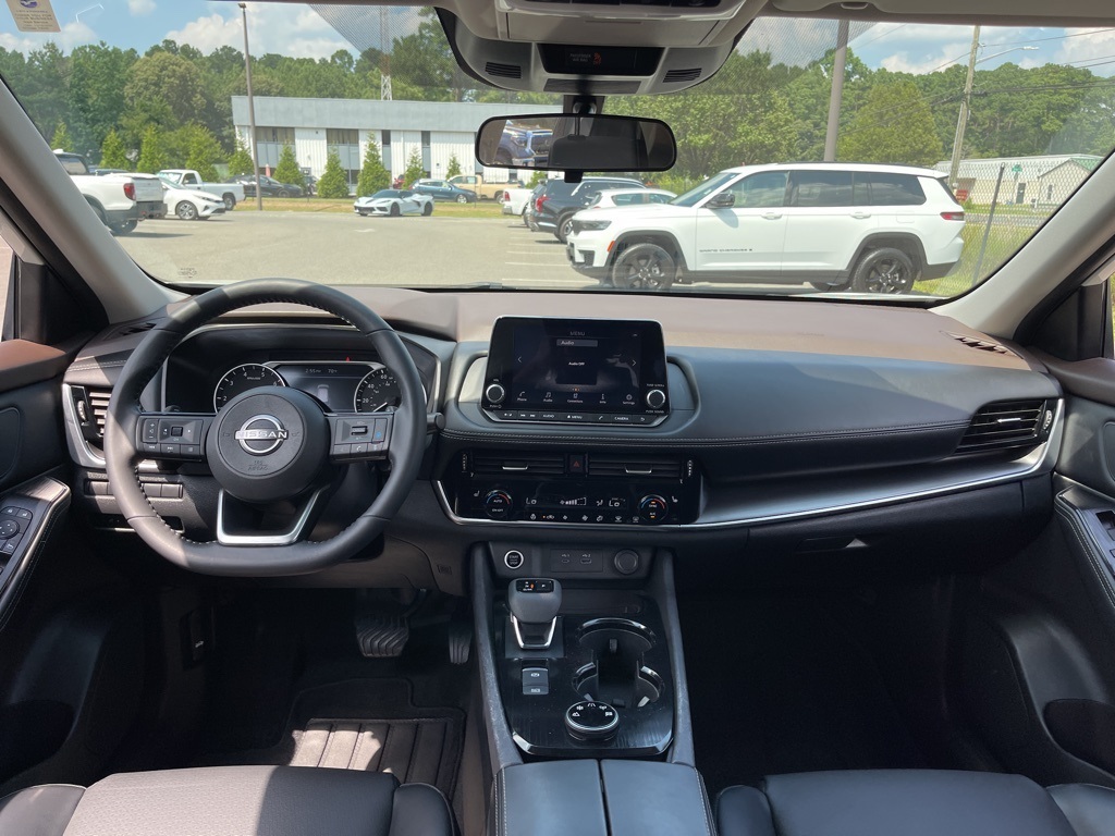 2022 Nissan Rogue SV photo 4