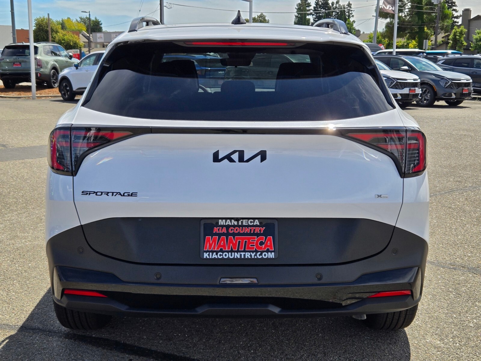 2026 Kia Sportage X-Line photo 3