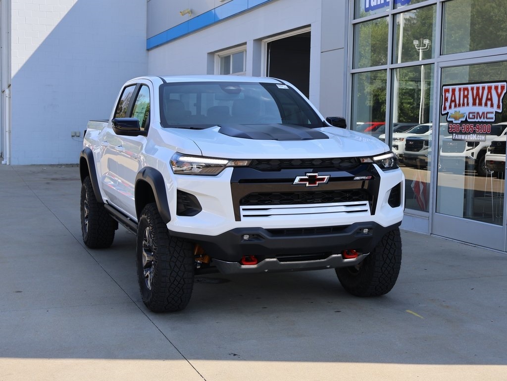 2025 Chevrolet Colorado ZR2 photo 2