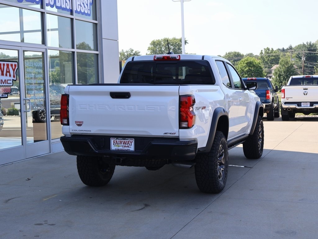 2025 Chevrolet Colorado ZR2 photo 3