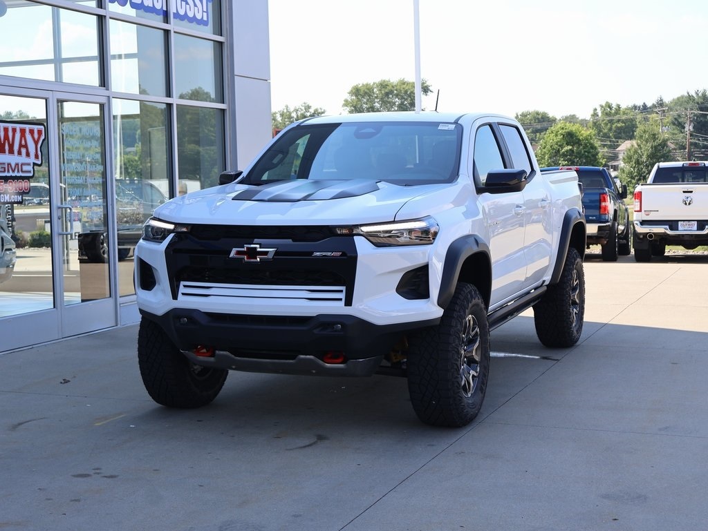 2025 Chevrolet Colorado ZR2 photo 5