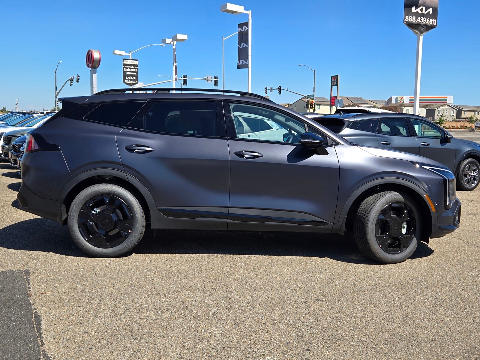 2026 Kia Sportage X-Line photo 3