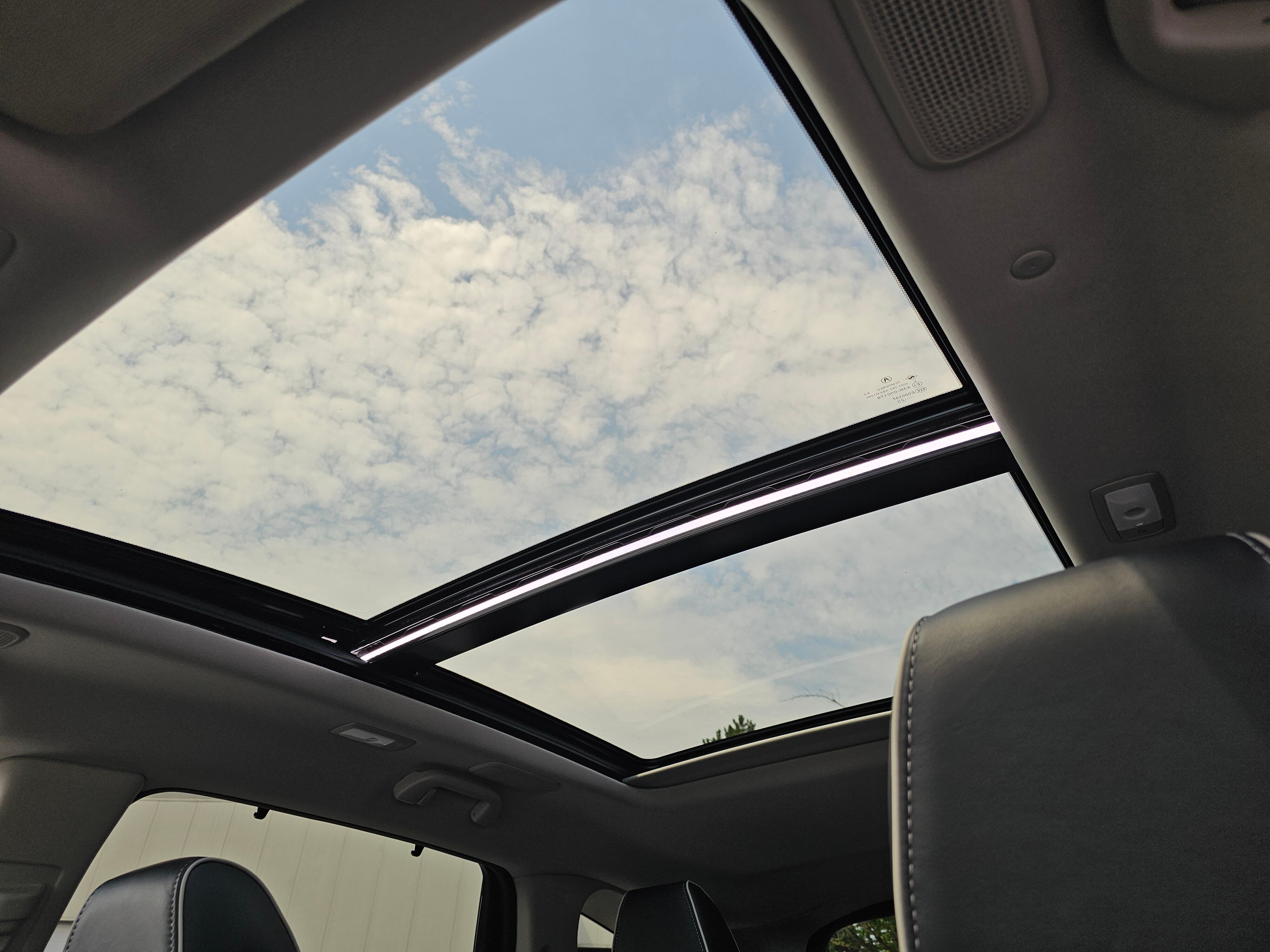 2026 Acura MDX SH-AWD Advance photo 2