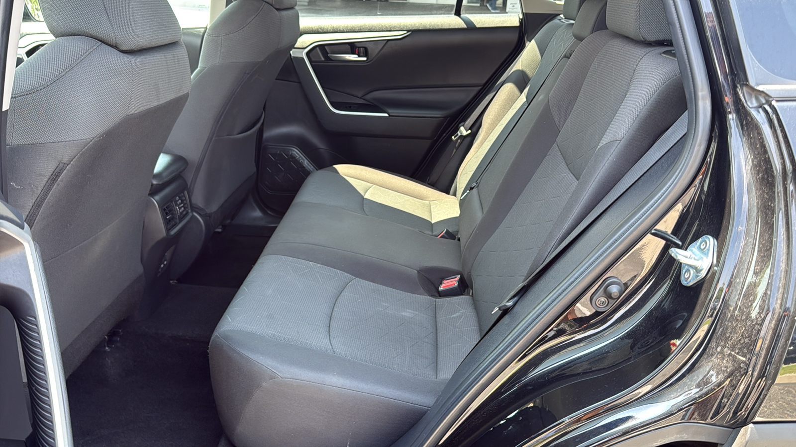 2023 Toyota RAV4 XLE photo 7