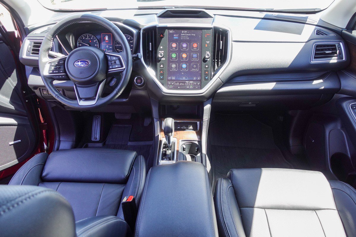 2024 Subaru Ascent Touring photo 4