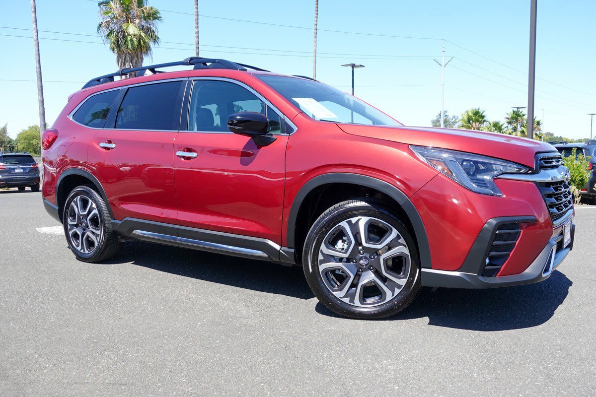 2024 Subaru Ascent Touring photo 3